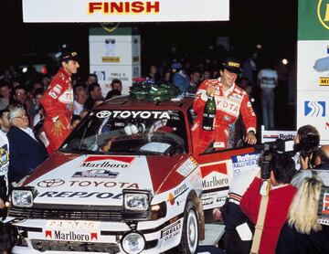 1990. Carlos Sainz gana el Campeonato Asia-Pac¨ªfico de Rallys con el Toyota Celica GT-Four ST165 con Carlos Moy¨¢.