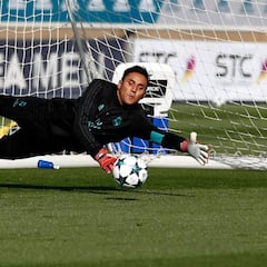 Keylor recae de su lesión en el aductor y será baja dos semanas