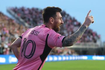 Messi embarks on new title tilt