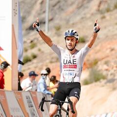 Adam Yates conquista Green Mountain y el Tour de Omán