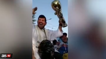 Locura en Argentina: un cura por los aires con la Copa del Mundo y una ‘aparición’ de Diego