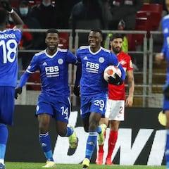 Un póker de Daka permite la remontada del Leicester