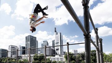 Jason Paul, freerunning a la inversa en Frankfurt.