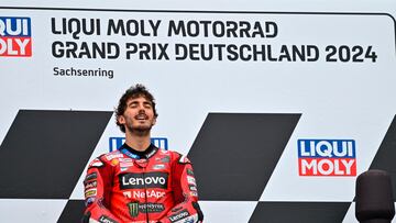 sco Bagnaia en lo alto del podio de Alemania.
