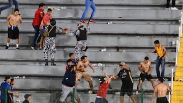 Aficionados de Veracruz y Tigres pelean en el Estadio Luis Pirata Fuente