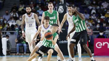 2021 11 21 MADRID. BALONCESTO 21 22 PARTIDO CORRESPONDIENTE A LA JORNADA 11 DE LIGA ENDESA QUE ENFRENTA AL REAL MADRID Y AL COOSUR BETIS EN EL WIZINK CENTER.
 
 FOTO: VICTOR CARRETERO/REALMADRID.COM