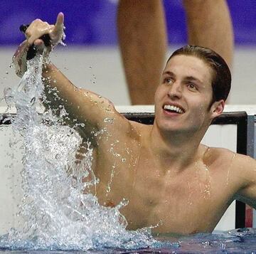 Se convirtió en doble campeón olímpico en Sídney al ganar los 200 metros libres y el hectómetro.