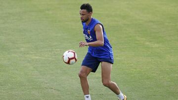 Francis Coquelin ya trabaja sobre el césped de Paterna.