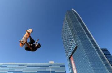 Jimmie Wilkins practicando Skateboard Vert durante los X Games Los Angeles