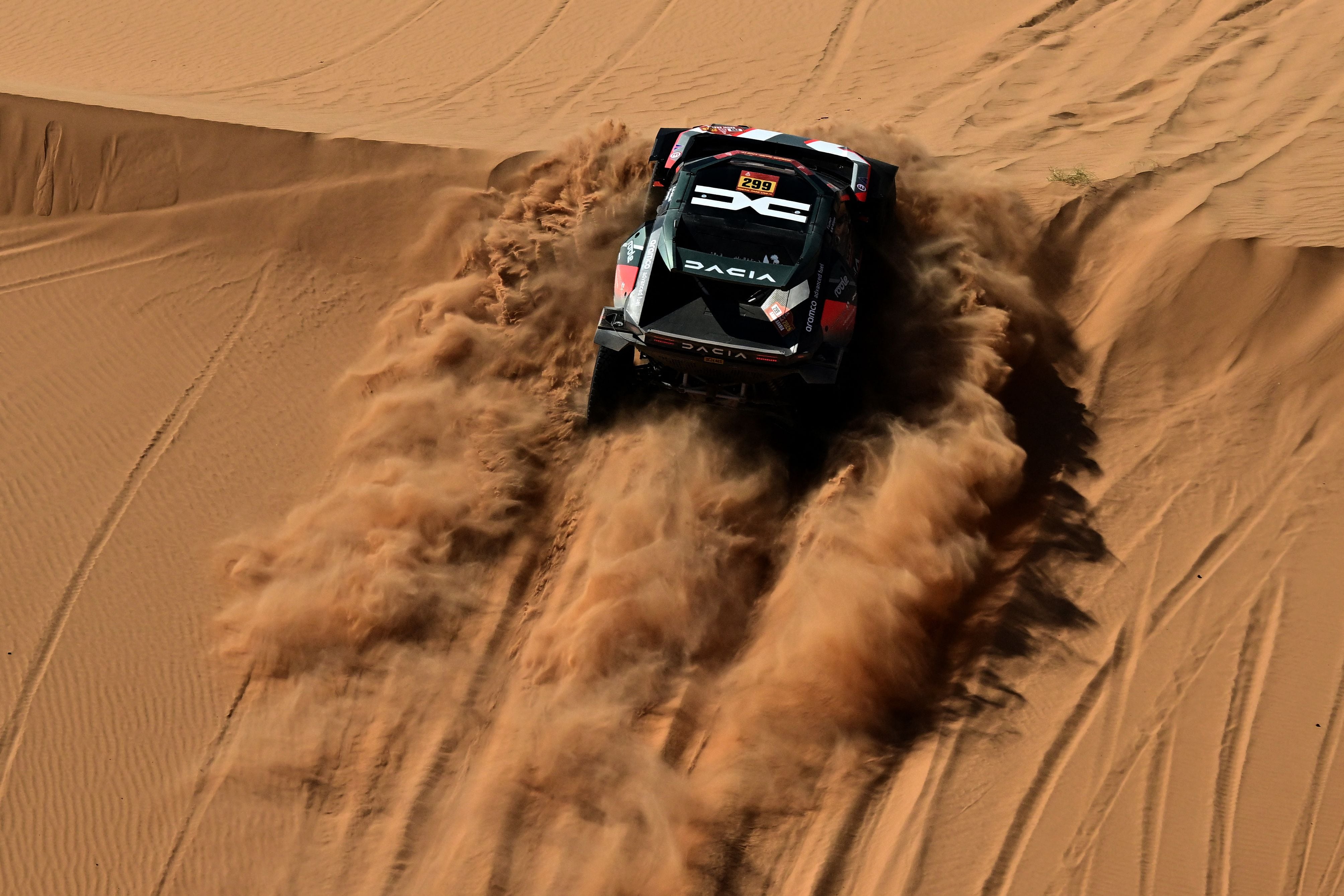 Al Attiyah reina en el caos de Roma y Sainz 