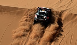 Al Attiyah reina en el caos de Roma y Sainz