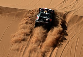 Al Attiyah reina en el caos de Roma y Sainz