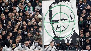 Cartel contra Dietmar Hopp de la afición del Borussia Monchengladbach