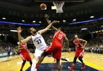 Marc Gasol y Clint Capela.