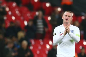 Wayne Rooney fue el nombre propio del partido, pues disputó su último partido con la Selección Inglesa.