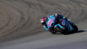 GRAFCVA480. CHESTE (VALENCIA), 14/11/2025.- El piloto colombiano en la categoría de Moto 2, David Alonso, rueda en pista durante este viernes, primer día de entrenamientos del Gran Premio de la Comunitat Valencia de MotoGP que se disputa este fin de semana en el Circuito Ricardo Tormo. EFE/Manuel Bruque