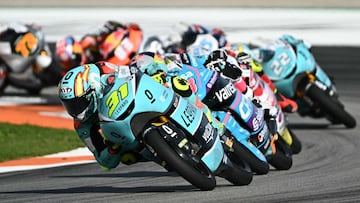 Leopard Raging team's Spanish Moto3 rider Adrian Fernandez leads the Moto3 race of the Valencia Grand Prix at the Ricardo Tormo racetrack in Cheste on November 15, 2025. (Photo by JOSE JORDAN / AFP)