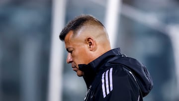 “¿Almirón? Hay que tener dignidad... Si el grupo está partido, no te cree y te echaron"