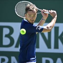 Medvedev pierde y le devuelve a Djokovic el número uno