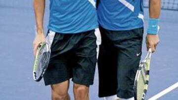 <b>TOMA DE CONTACTO. </b>Nadal y Feliciano, durante el partido de ayer.
