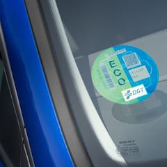 Las nuevas etiquetas de la DGT para 2026: comprueba la que necesita tu coche