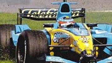 <b>SALVÓ EL PRIMER TROMPO. </b>Alonso supo salvar con destreza el primero de los dos trompos sufridos y en la hierba encontró el camino para regresar al asfalto.