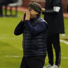 El Albacete cesa a Menéndez y Toni Cruz