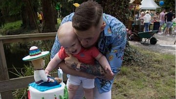 Conor McGregor en la primera fiesta de cumplea&ntilde;os de su hijo