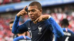 Mbapp&eacute; celebrando el gol.