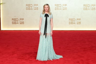 Kirsten Dunst posa en la alfombra roja del Red Sea International Film Festival (RSIFF) celebrado en Yeda.