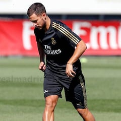 Hazard vuelve a tocar balón