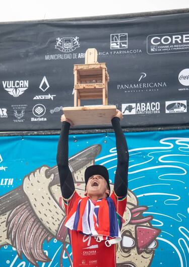 Hawaiano de 19 años se corona campeón con puntaje perfecto