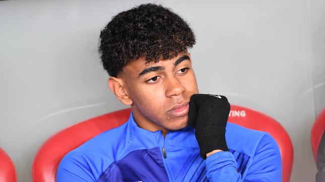 Lamine ‘chupa’ banquillo...¡167 días después!