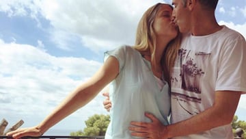 Àlex Corretja y Martina Klein han anunciado a través de Instagram que en enero serán padres de una niña.