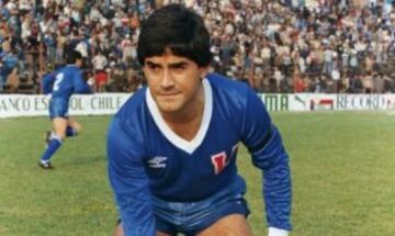 Héctor Hoffens (foto) y Sandrino Castec son dos ex jugadores que están en los corazones de los hinchas azules. Y es que en los 80' brillaron con sus goles como pocos.