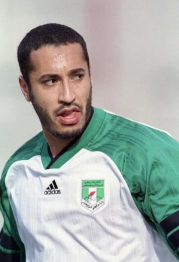 El hijo del exlíder libio Muammar Gaddafi jugó para el Alahly Tripoli y Al-lttihad Tripoli. También estuvo en Udinese, Sampdoria y Perugia. 