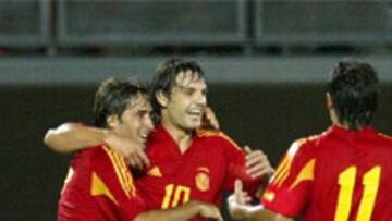 <b>CONFÍAN EN EL '7'</b>. Tanto Fernando Morientes como el resto de sus compañeros y el propio seleccionador nacional, Luis Aragonés, han demostrado su confianza en Raúl González.