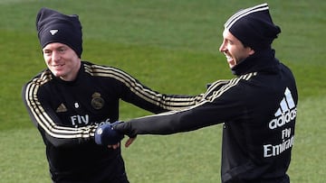Kroos y Sergio Ramos, durante el &uacute;ltimo entrenamiento del Madrid.