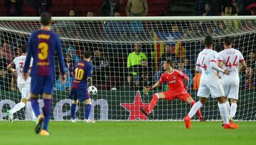 1-0. Dimitris Nikolaou marcó el primer gol del Barcelona en propia puerta.