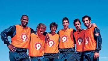 <b>TODOS EN EL ONCE. </b>Pamarot, Kiko, Jorge Alonso, Sergio, Bautista y Del Olmo, ayer, posaron para AS.