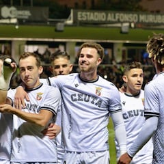 Aprobados y suspensos del Ceuta: Prestigio y oxígeno