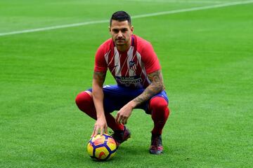 Multitudinaria presentación de Diego Costa y Vitolo