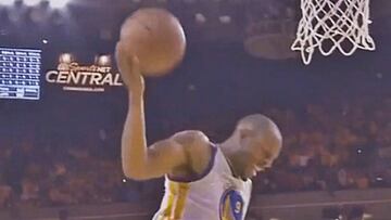 La canasta del día la firmó Iguodala: "Creí que iba a morir"