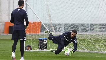 Claudio Bravo, en un entreno esta semana.