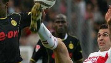 <b>EN LO MÁS ALTO.</B> El Stuttgart se ha hecho con el liderato provisional después de vencer al Dortmund.