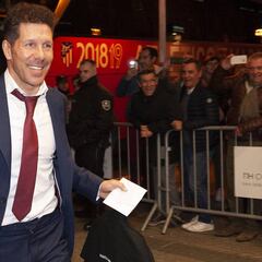 Simeone vuelve a sus orígenes: más equipo y menos estrellas