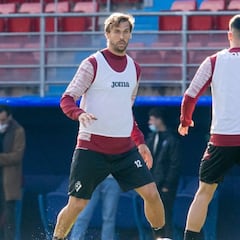 Llorente ya suda como armero