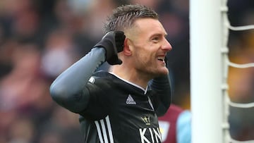 Jamie Vardy becomes first player to score in eight straight PL games since ... Jamie Vardy!