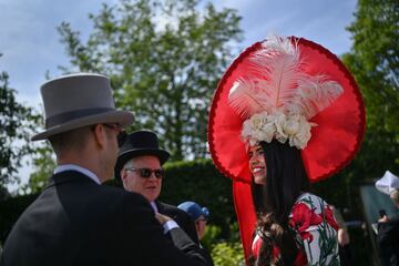 D¨ªa de estreno en el hip¨®dromo de Ascot, ciudad al sur de Inglaterra, donde se celebra la tradicional y pintoresca carrera de caballos con la presencia de la familia real brit¨¢nica.