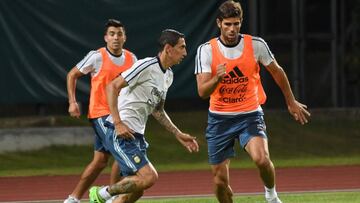 Sampaoli ensaya con defensa de dos para medirse a Singapur